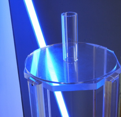 Schöner attraktiver Acryl Ständer für die Xeon Leuchtstäbe. Schöner attraktiver Acryl Ständer für die Xeon Leuchtstäbe.